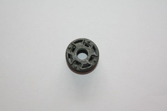 छोटे खांचे के साथ स्टीम ट्रीटमेंट सिंटर सस्पेंशन पिस्टन OD . पर PTFE डिस्क को बैंड कर सकता है
